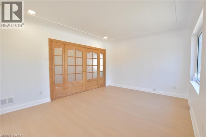 Photo 9 at 238 Lowther Street N, Cambridge