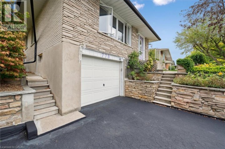 Photo 4 at 775 Regent Street, Cambridge