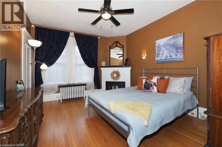 Photo 21 at 76 Wellington Street, Cambridge