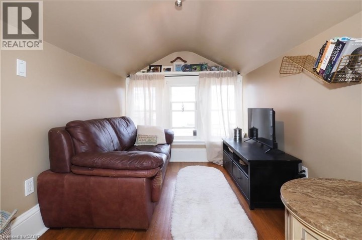 Photo 27 at 76 Wellington Street, Cambridge