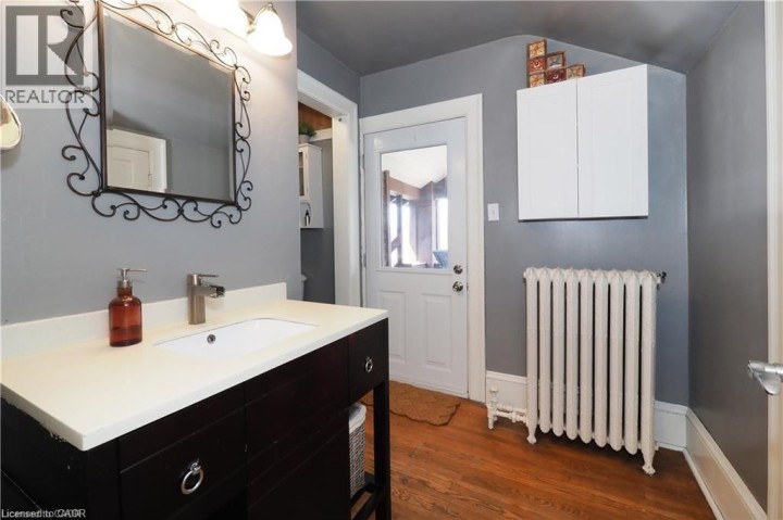 Photo 28 at 76 Wellington Street, Cambridge