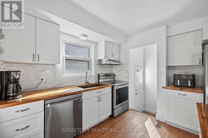 Photo 17 at 407 Elm Street, St. Thomas