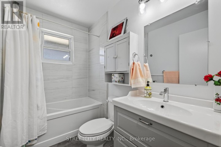 Photo 24 at 407 Elm Street, St. Thomas