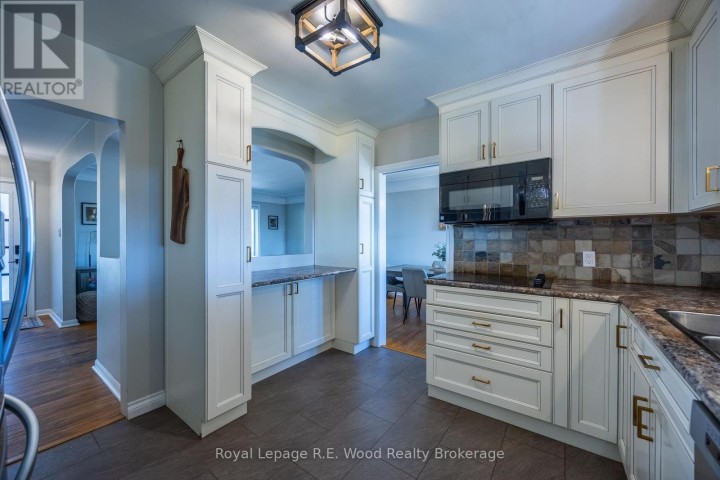 Photo 9 at 27 North Street W, Tillsonburg Photo 9 at 27 North Street W, Tillsonburg