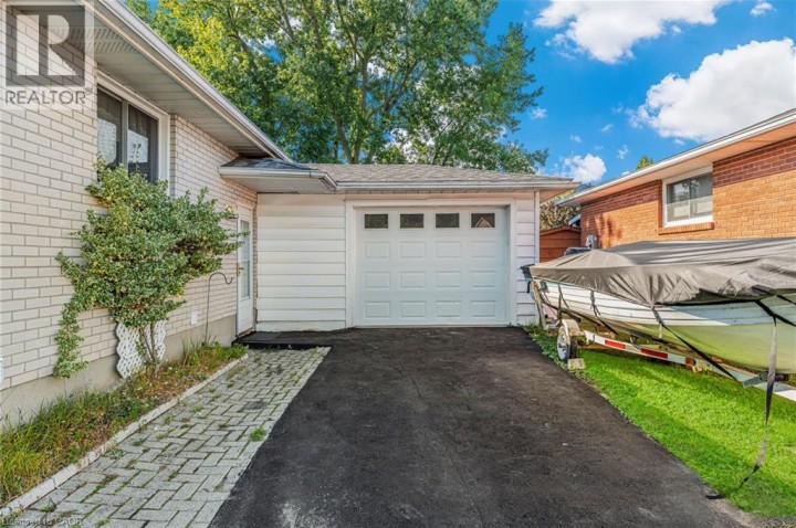 Photo 3 at 27 Locke Avenue, St. Thomas