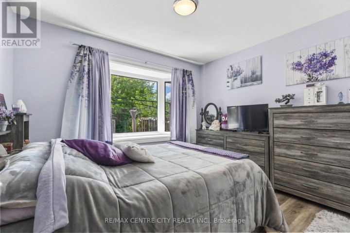 Photo 11 at 241 Forest Avenue, St. Thomas