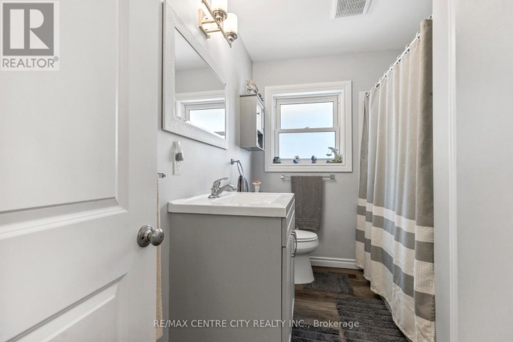 Photo 12 at 241 Forest Avenue, St. Thomas