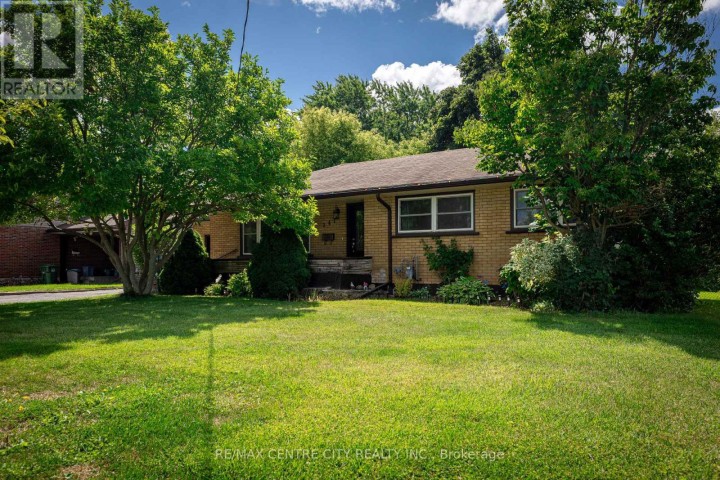 Photo 2 at 241 Forest Avenue, St. Thomas