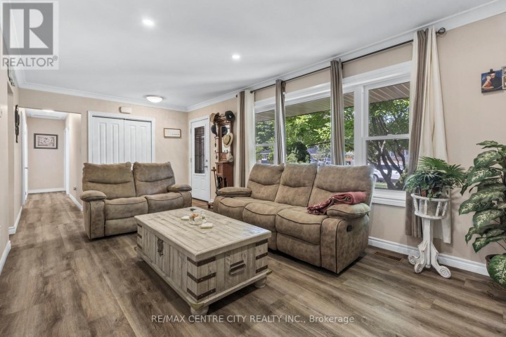 Photo 6 at 241 Forest Avenue, St. Thomas