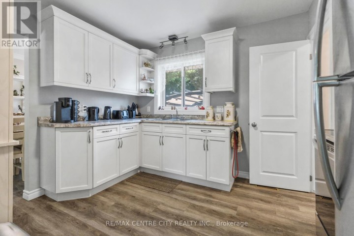 Photo 9 at 241 Forest Avenue, St. Thomas