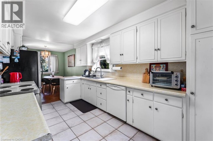 Photo 11 at 141 Riverbank Drive, Cambridge