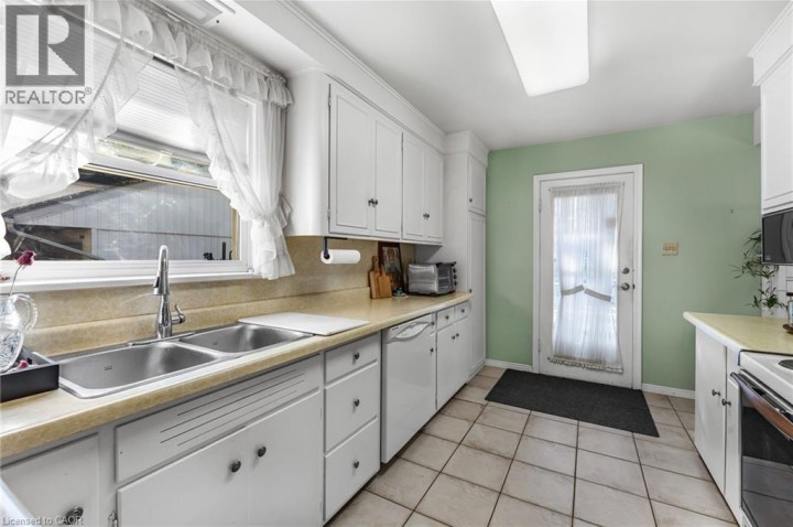 Photo 9 at 141 Riverbank Drive, Cambridge