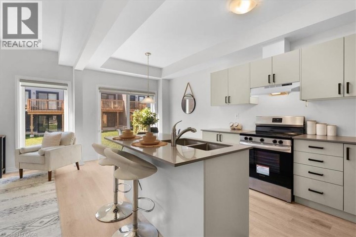 Photo 6 at 155 EQUESTRIAN Way 62, Cambridge