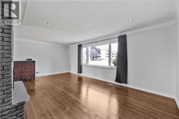 Photo 11 at 944 Concession Road, Cambridge