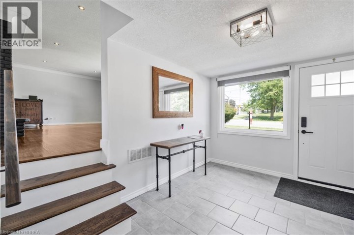 Photo 9 at 944 Concession Road, Cambridge