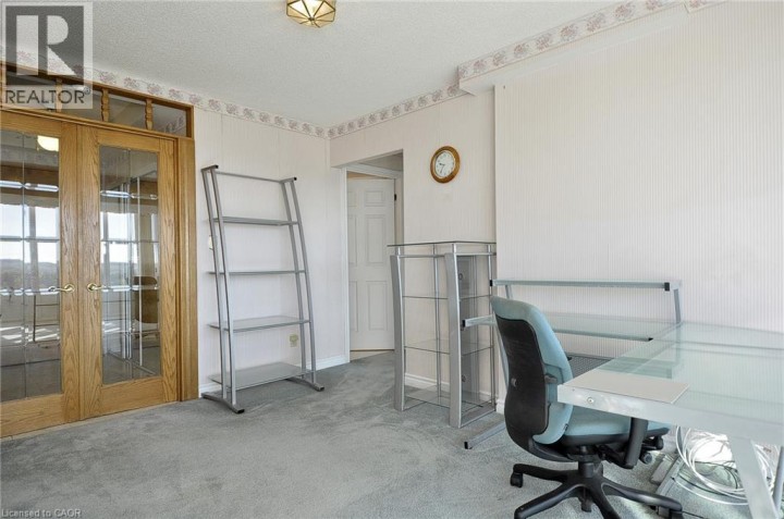 Photo 10 at 237 KING Street W 1210, Cambridge