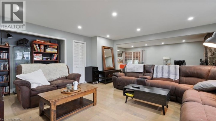 Photo 20 at 279 Cockshutt Road, Brantford