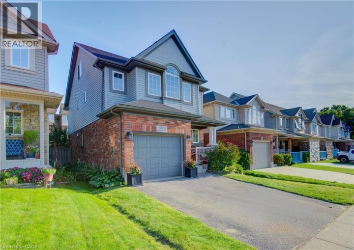 Photo 2 at 27 Olivewood Way, Cambridge