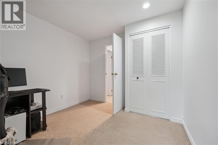 Photo 12 at 118 Glamis Road, Cambridge