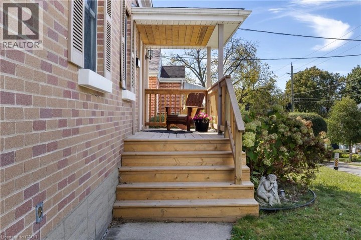 Photo 7 at 613 Lowther Street S, Cambridge