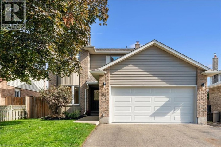 Photo 3 at 57 Foxridge Drive, Cambridge