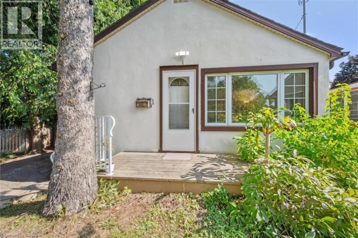 Photo 2 at 321 Vine Street, Cambridge