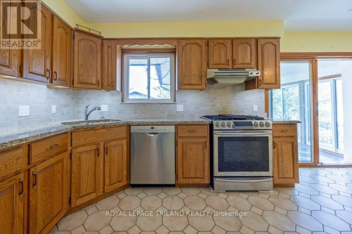 Photo 10 at 66 Park Avenue, St. Thomas