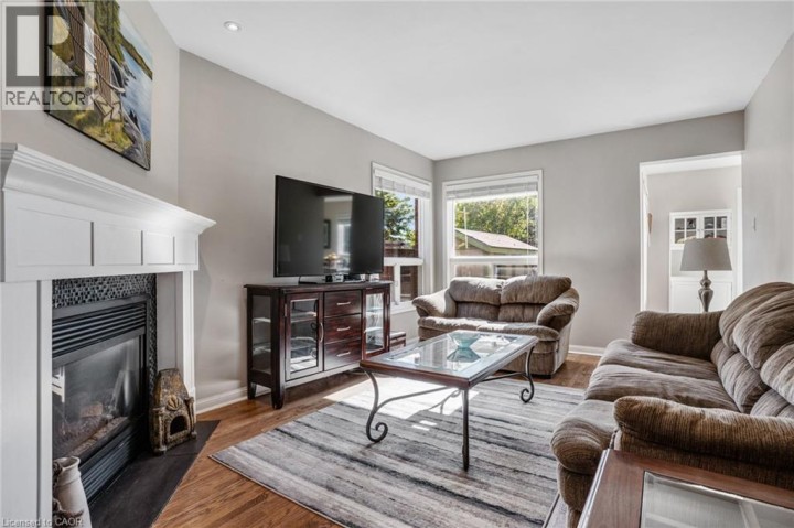 Photo 18 at 795 Saginaw Parkway, Cambridge