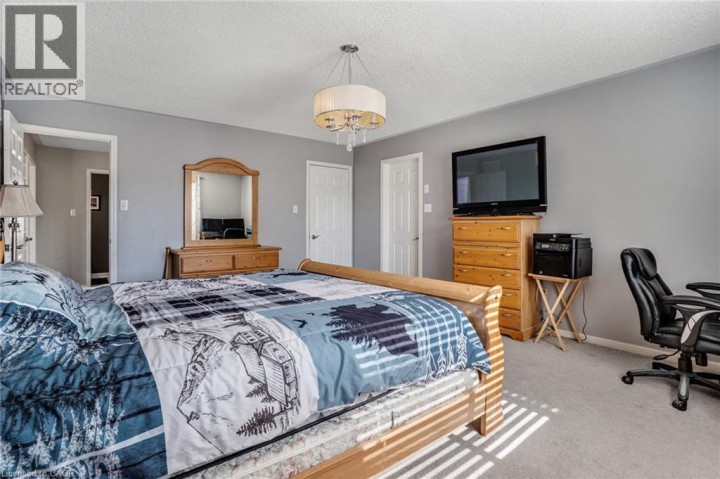 Photo 26 at 795 Saginaw Parkway, Cambridge