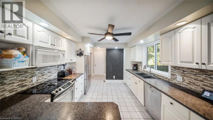 Photo 14 at 5 Kinnard Road, Brantford