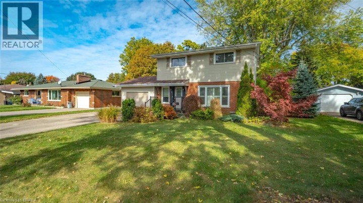 Photo 3 at 5 Kinnard Road, Brantford
