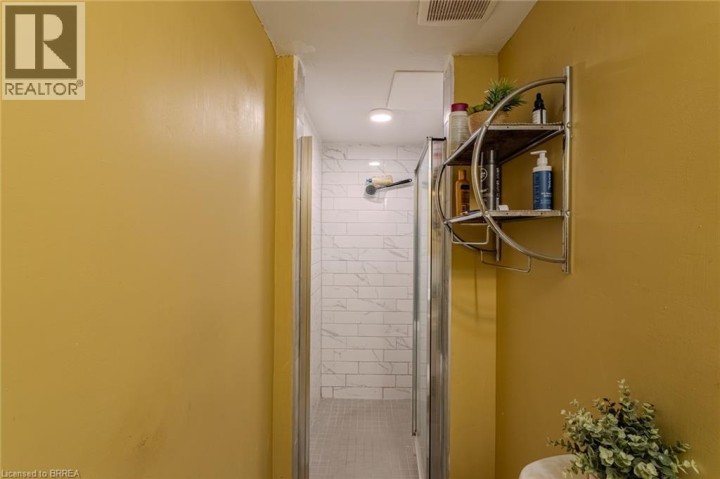 Photo 38 at 190 Osborn Avenue, Brantford