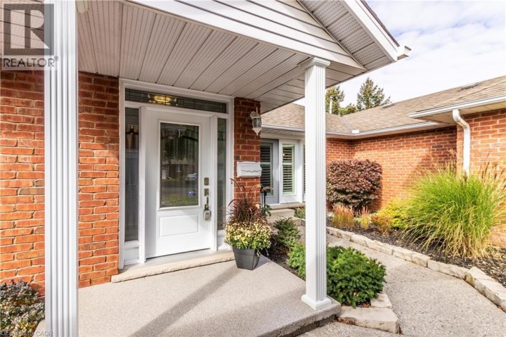 Photo 3 at 71 BEASLEY Crescent 16, Cambridge