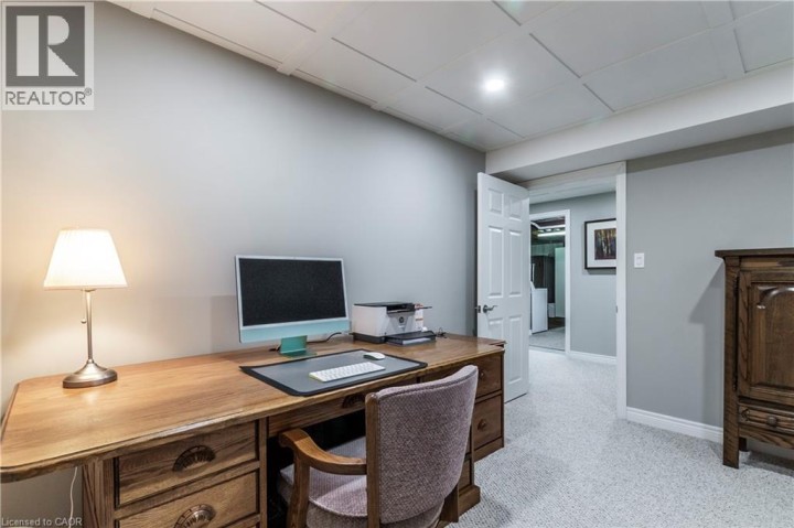 Photo 32 at 71 BEASLEY Crescent 16, Cambridge