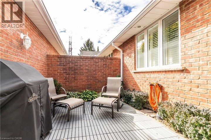 Photo 5 at 71 BEASLEY Crescent 16, Cambridge