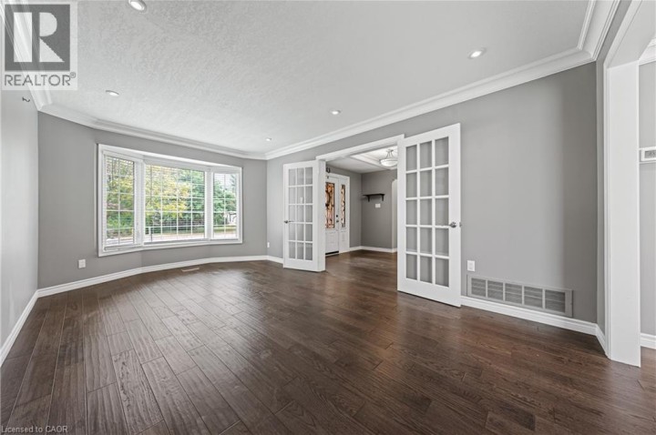 Photo 7 at 163 Glenvalley Drive, Cambridge