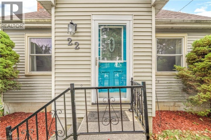 Photo 4 at 22 Wayne Drive, Brantford