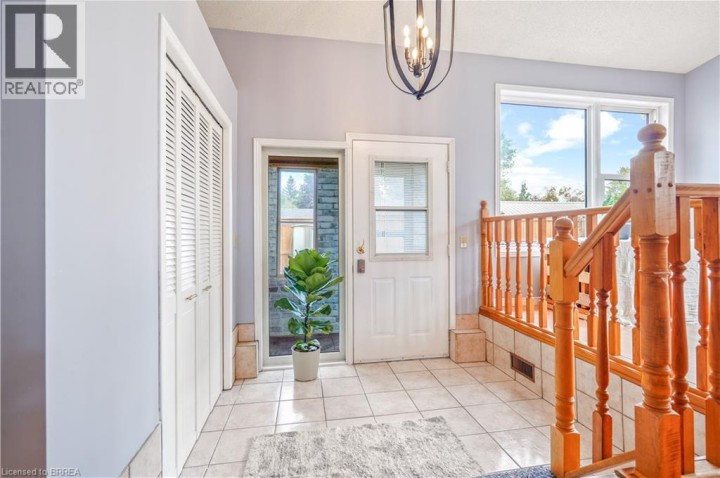 Photo 23 at 22 Wayne Drive, Brantford