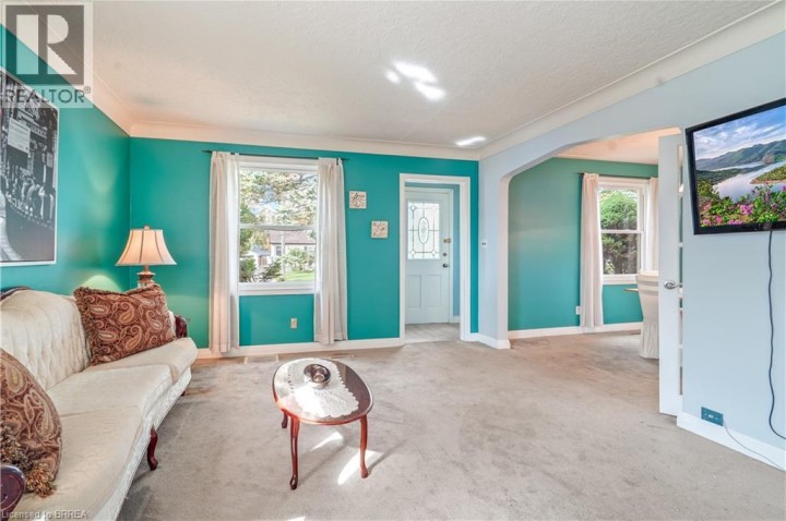 Photo 8 at 22 Wayne Drive, Brantford