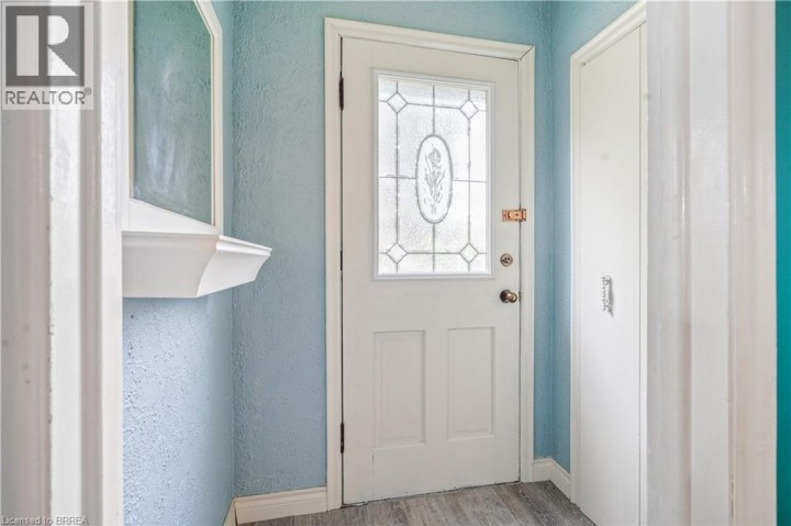 Photo 5 at 22 Wayne Drive, Brantford