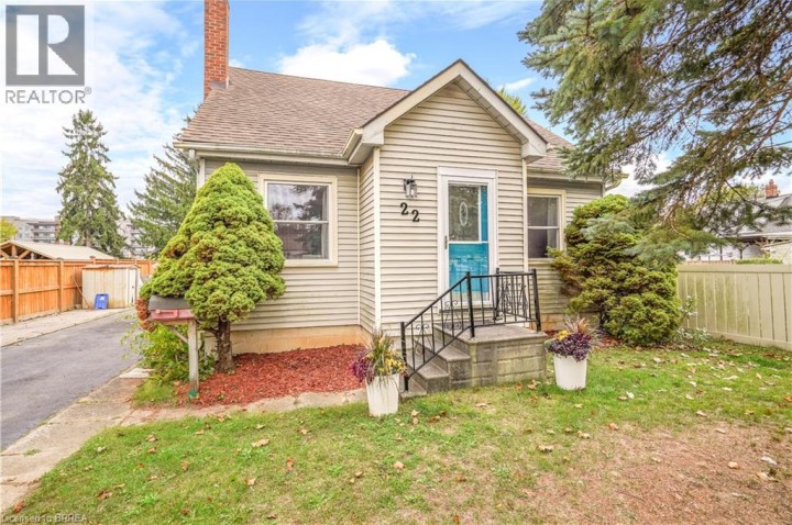Photo 3 at 22 Wayne Drive, Brantford