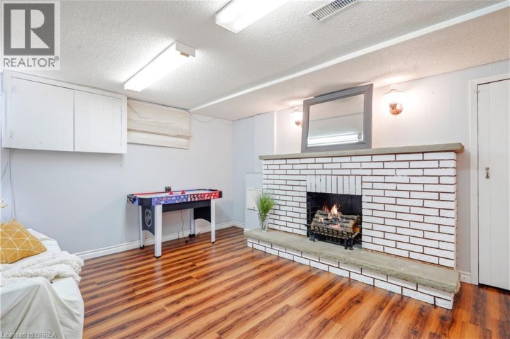 Photo 32 at 22 Wayne Drive, Brantford