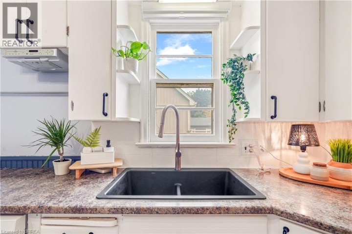 Photo 13 at 22 Wayne Drive, Brantford