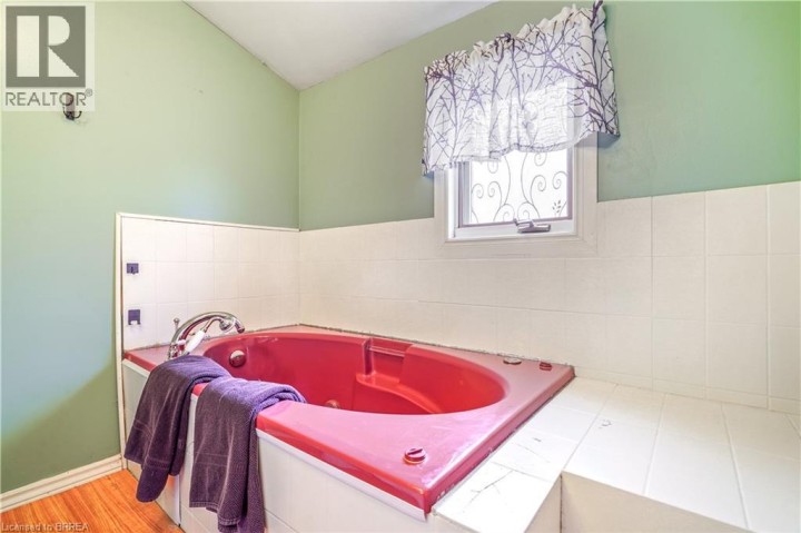 Photo 30 at 22 Wayne Drive, Brantford