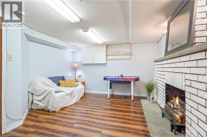 Photo 33 at 22 Wayne Drive, Brantford