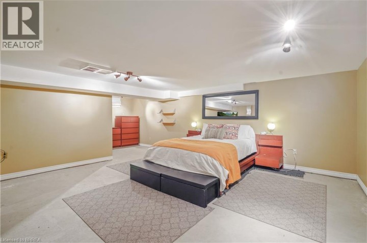 Photo 40 at 22 Wayne Drive, Brantford