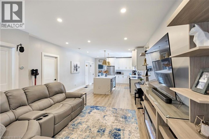 Photo 7 at 197 Grand Street, Brantford