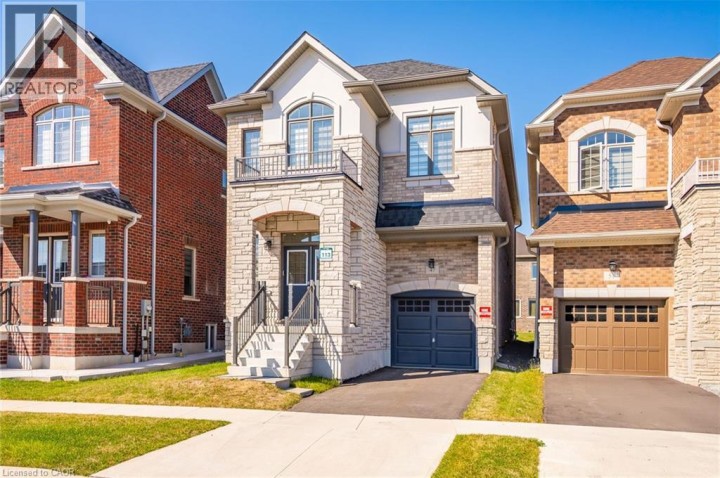 Photo 2 at 47 Bloomfield Crescent, Cambridge