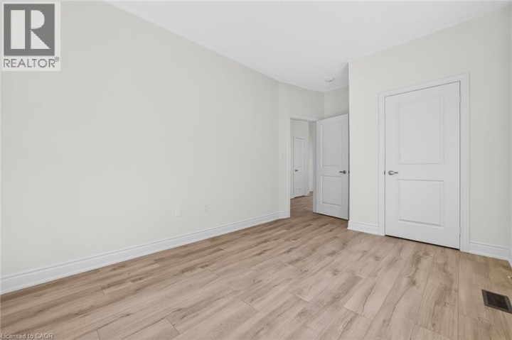 Photo 32 at 47 Bloomfield Crescent, Cambridge