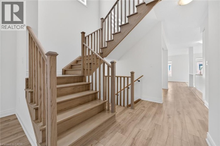 Photo 8 at 47 Bloomfield Crescent, Cambridge